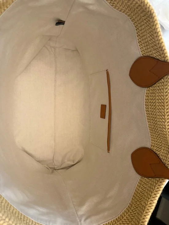 Gucci Beige Straw Tote Bag with Leather Handles - Picture 10 of 13